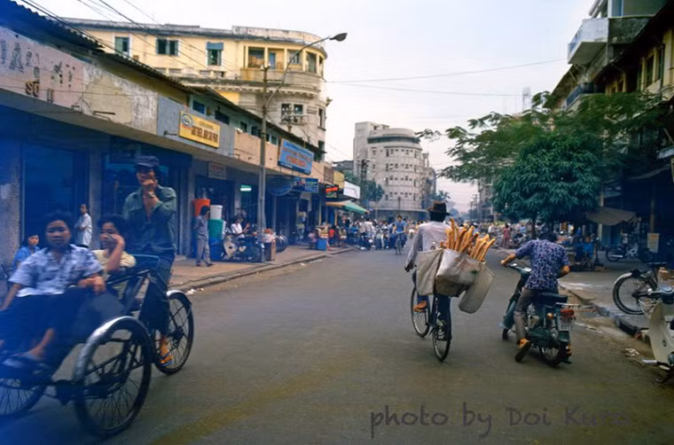 Trên đường Hồ Tùng Mậu.