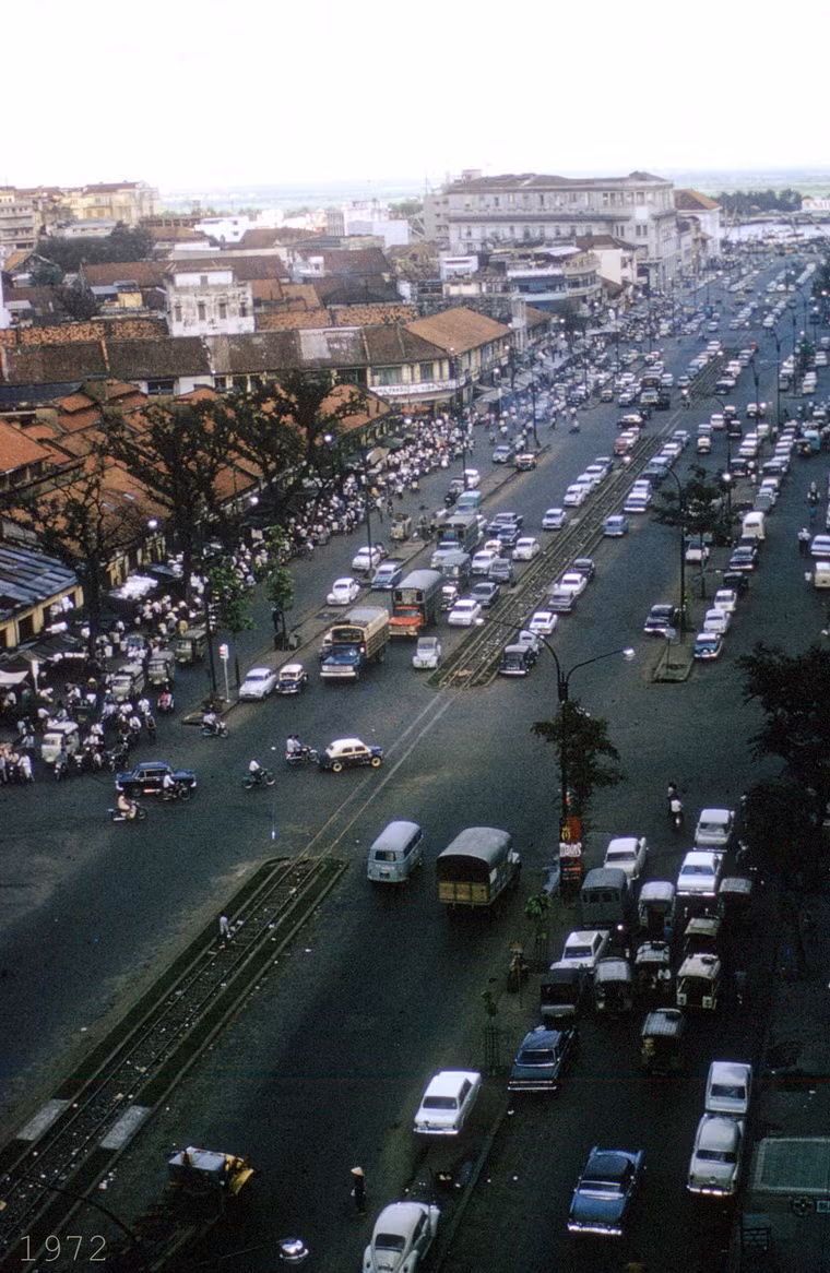 Toàn cảnh đường Hàm Nghi.