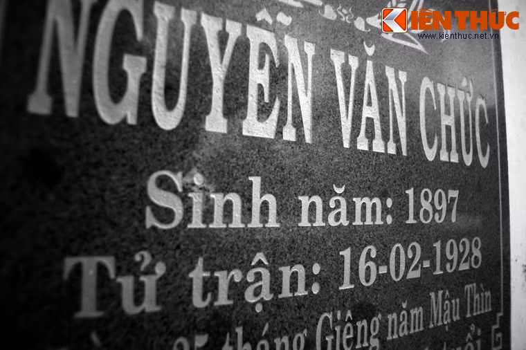 Về phía đối phương chỉ có tên cò Bouzou chết. Bọn hương chức hội tề đã nhanh chân bôn tẩu từ khi thấy tình hình quá căng thẳng. Ảnh: Mộ ông Mười Chức.