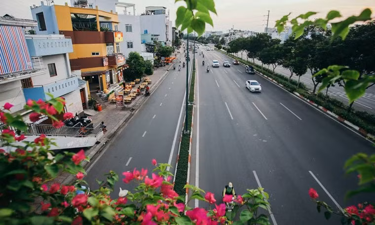 Hình ảnh hiếm hoi trên tuyến đại lộ hiện đại bậc nhất TP HCM.