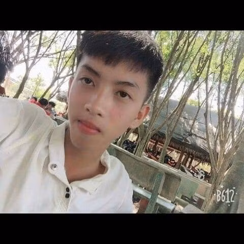 Thieu nien 15 tuoi dam chet nguoi roi khoe chien tich tren mang xa hoi