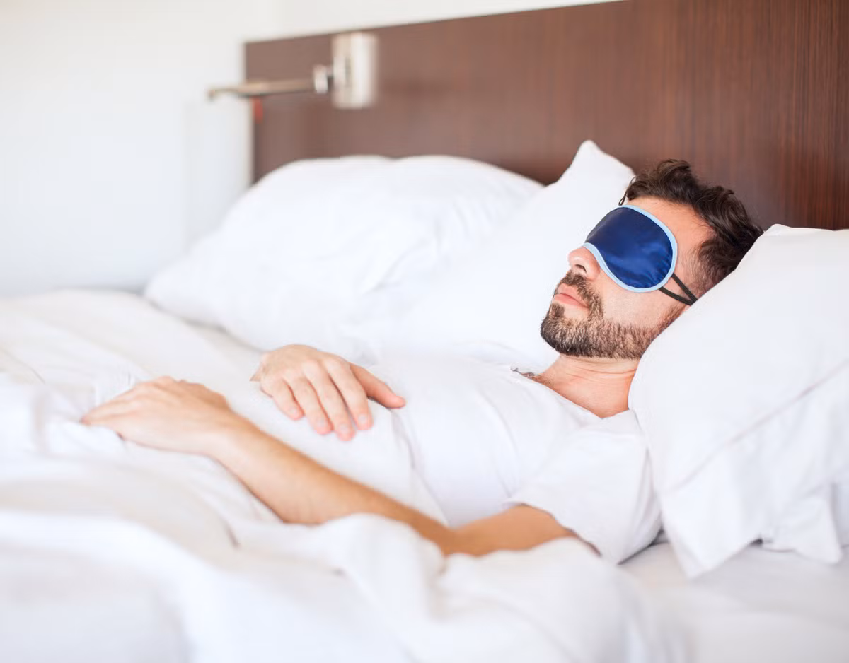 Cho tới hiện nay, giới khoa học chưa thể chứng minh hướng ngủ trên có lợi cho giấc ngủ và sức khỏe hay không. Dù vậy, nhiều chuyên gia cho rằng, điều này được tổ tiên đúc rút từ kinh nghiệm thực tiễn. Do đó, điều này có thể chính xác.