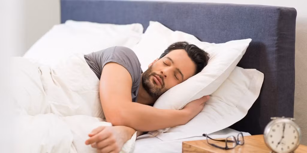 Khi đặt đầu giường theo những hướng trên thì sẽ giúp người ngủ tập trung sinh khí, có giấc ngủ ngon và tinh thần minh mẫn khi thức dậy.