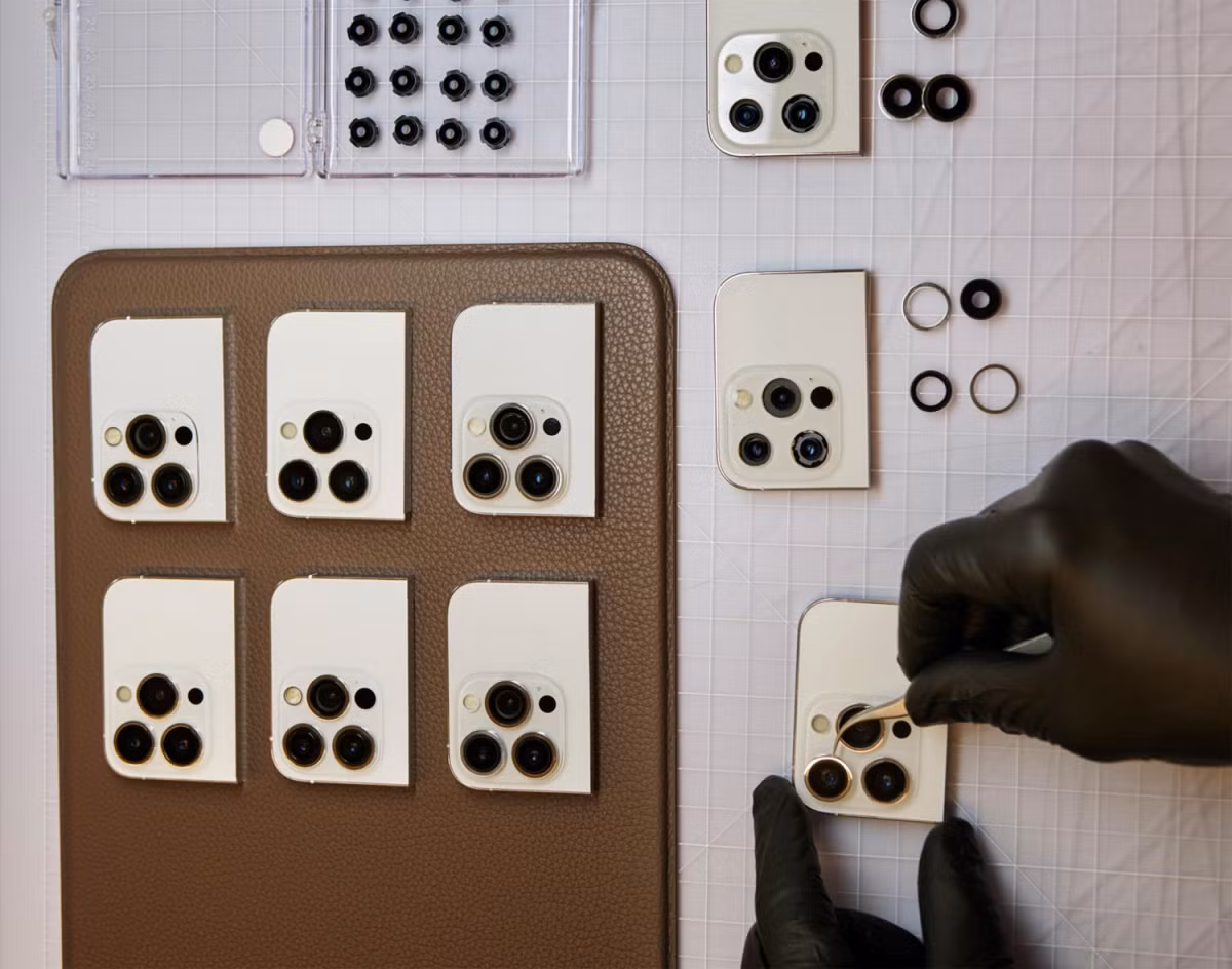 Nhân viên của Apple thử nghiệm nhiều mô hình khác nhau để thiết kế ra sản phẩm hoàn hảo trước khi đến tay người dùng.