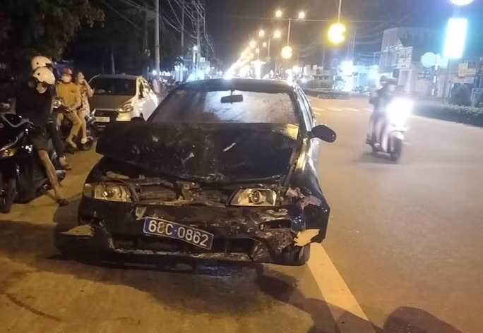 Xe biển xanh gây tai nạn tại Phú Quốc, 1 nữ sinh tử vong Xe bien xanh gay tai nan tai Phu Quoc, 1 nu sinh tu vong