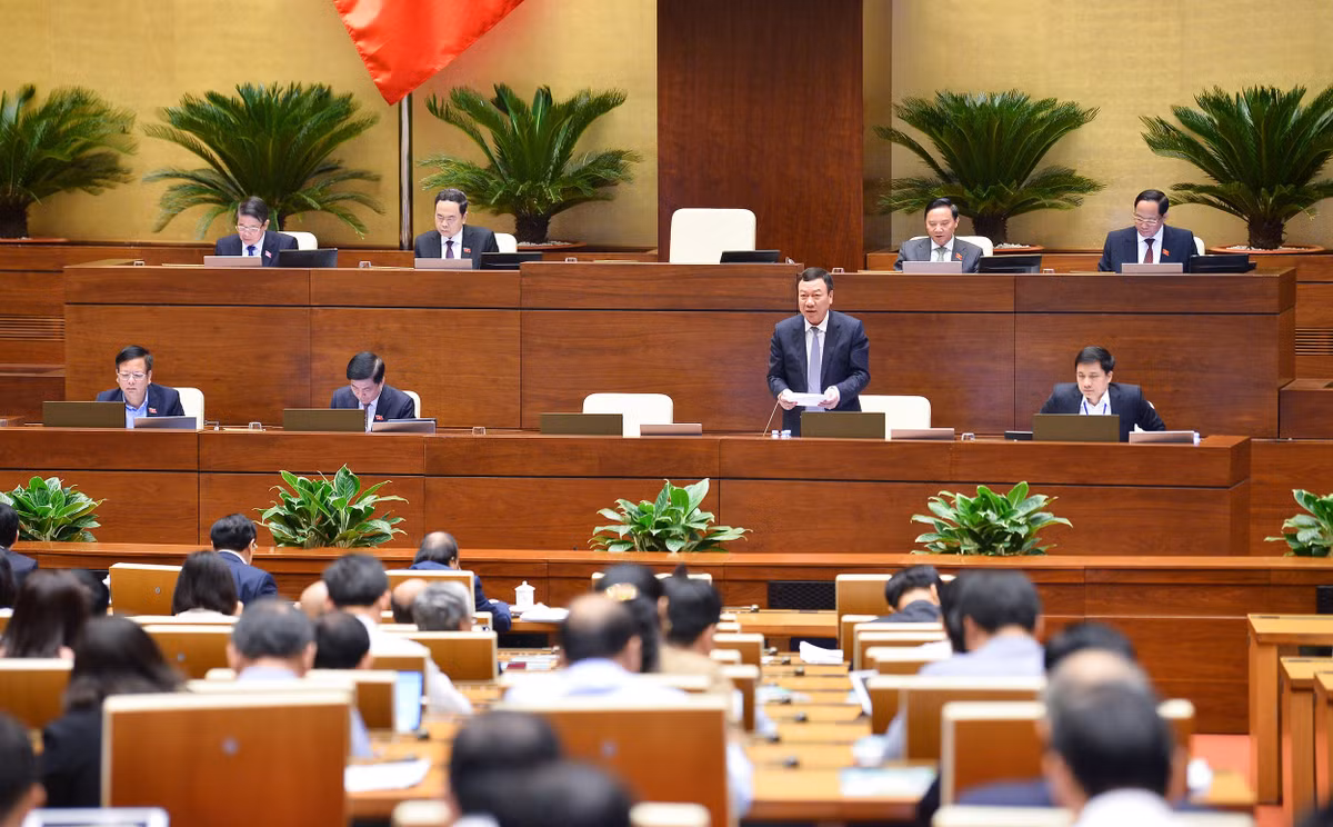  Tổng Thanh tra Chính phủ Đoàn Hồng Phong: “Thu hồi tài sản nên tập trung ưu tiên xử lý kinh tế, không chuyển từ án kinh tế sang hình sự. Đây là quan điểm của lãnh đạo Đảng, Nhà nước, không hình sự hóa các quan hệ kinh tế. Thanh tra Chính phủ cũng quán triệt quan điểm này trong xử lý các vụ việc. Đối với những vụ việc chưa phân định rõ là hình sự hay kinh tế, thì ưu tiên xử lý kinh tế trong thời hạn thanh tra... 
