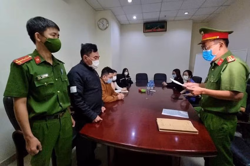 Khởi tố nguyên kế toán trưởng Công ty CP Đầu tư phát triển Nhà Đà Nẵng Khoi to nguyen ke toan truong Cong ty CP Dau tu phat trien Nha Da Nang