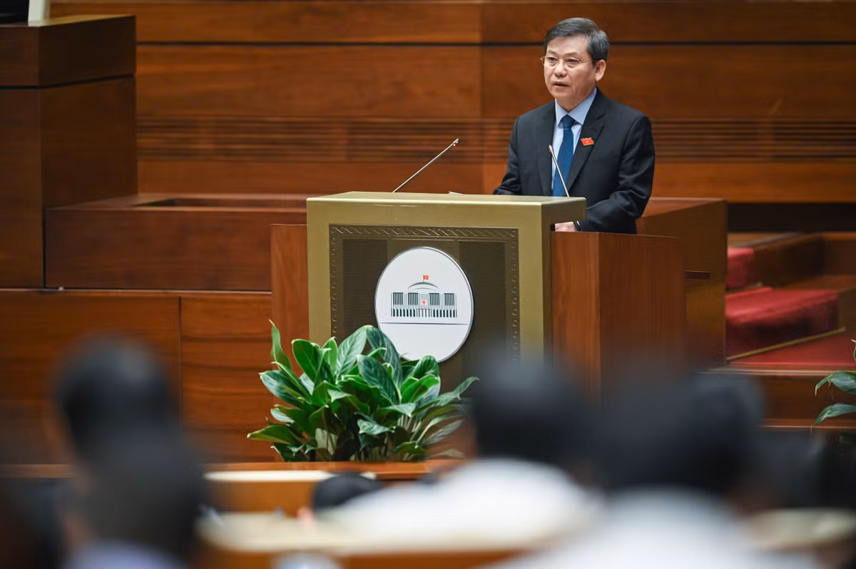  Viện trưởng Viện KSND Tối cao Lê Minh Trí: “Quốc hội tiếp tục chỉ đạo nghiên cứu xây dựng chính sách xử lý hình sự theo hướng xử lý nghiêm người chủ mưu cầm đầu, có động cơ vụ lợi để răn đe, giáo dục chung. Đồng thời tạo điều kiện cho chủ thể sai phạm khắc phục hậu quả, giảm nhẹ cho người vi phạm do chấp hành mệnh lệnh, không vụ lợi nhằm làm tốt hơn việc thu hồi tài sản Nhà nước bị tham nhũng, thất thoát. Thực tế cán bộ vi phạm pháp luật không chỉ là tội phạm tham nhũng mà nhiều trường hợp là tội phạm kinh tế, chức vụ nhưng không có yếu tố vụ lợi. Do đó, trong chính sách hình sự chúng ta cần phân định, có chính sách xử lý phân hoá như trên sẽ hiệu quả, thuyết phục”.
