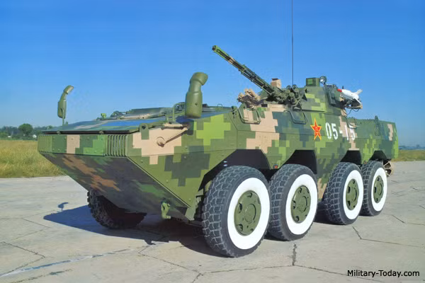 ZBL-09 Snow Leopard là dòng xe thiết giáp chở quân thế hệ mới nhất của Trung Quốc hiện nay, ra mắt lần đầu năm 2006, chính thức trang bị từ năm 2009. Ngoài Thái Lan, Venezuela đã quyết định mua phiên bản xuất khẩu VN-1 cho thủy quân lục chiến. ZBL-09 thiết kế theo công nghệ module hiện đại, nó bao gồm 6 module: động cơ, hộp số, hệ thống lái, hệ thống treo, thân chính và module vũ khí. Thiết kế kiểu này cho phép thay thế dễ dàng các phần bị hư hại trong chiến đấu, hoặc khi cần cải tiến nâng cấp. Đây cũng là xu hướng thiết kế xe thiết giáp hiện tại và tương lai trên thế giới. Nguồn ảnh: Military-Today