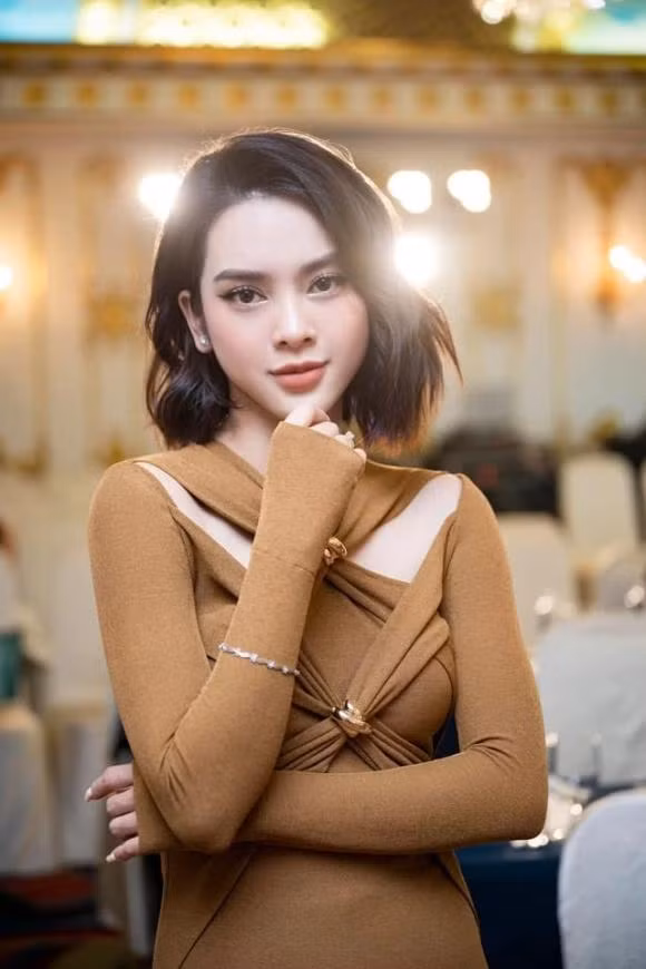 Hành trình làm mẹ đơn thân của sao nữ Vbiz - Hình 3 Hanh trinh lam me don than cua sao nu Vbiz-Hinh-3