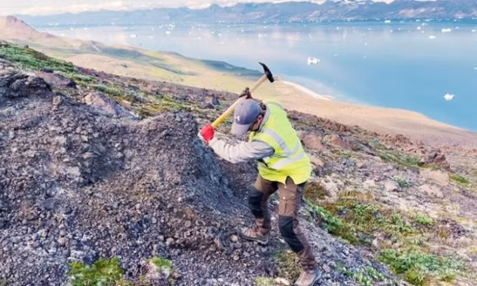  Cuộc săn lùng "kho báu" giá trị đã và đang diễn ra ở Greenland - quốc gia tự trị thuộc Đan Mạch, gần Bắc cực. Greenland cũng là hòn đảo lớn nhất thế giới.