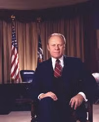Vào ngày 19/11/1975, Lynette bị kết tội âm mưu ám sát Tổng thống Ford và nhận án chung thân. Trong thời gian thi hành án, nữ tù nhân đào tẩu khỏi nhà tù nhưng bị bắt lại sau 2 ngày. Lynette phải nhận thêm hình phạt. Sau 34 năm ngồi tù, bà được ân xá, thả tự do vào ngày 14/8/2009.