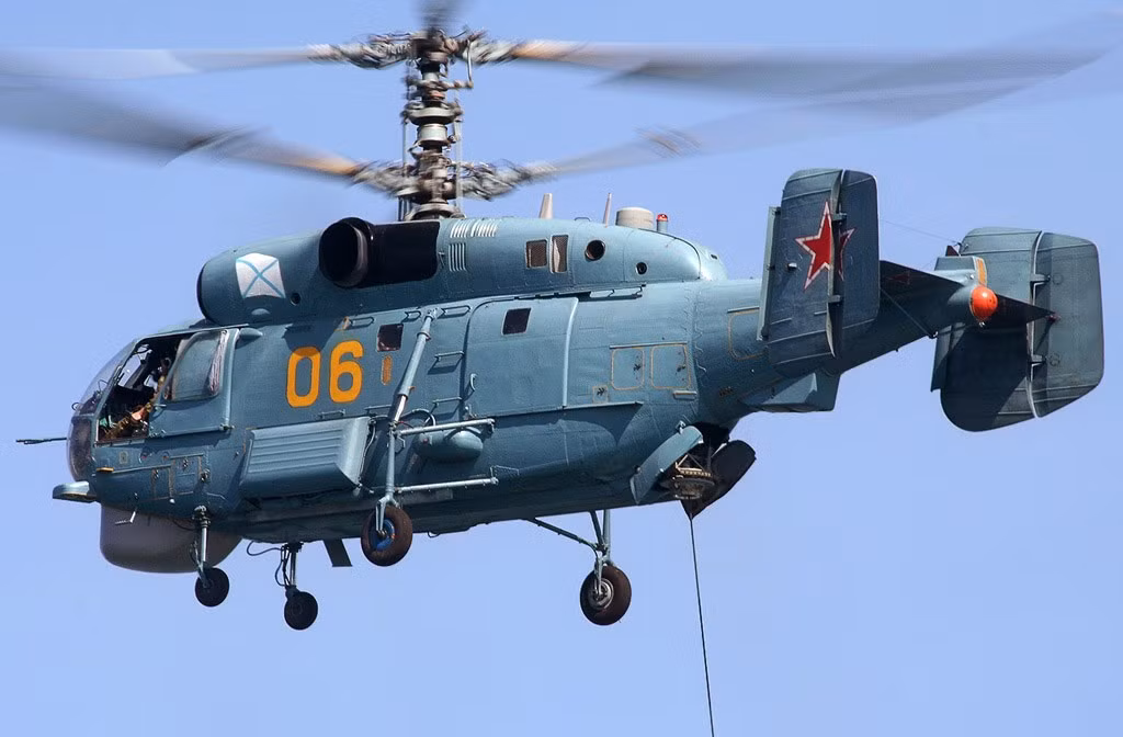 Ka-28 được trang bị thiết bị dò từ APM (dò từ trường phát ra từ vỏ tàu ngầm); dò tìm tàu ngầm bằng phao thủy âm vô tuyến RGB (dò bằng sóng vô tuyến khi tàu ngầm phát ra tín hiệu sóng vô tuyến lên không trung) và dò âm VGS (dò tiếng chân vịt của tàu ngầm).