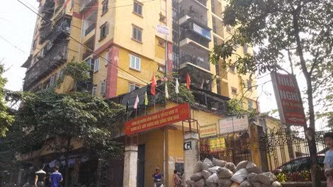 Bi hai chuyen di thang may... phai bo o Ha Noi