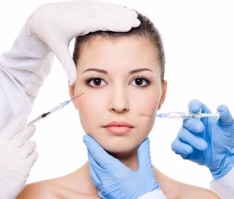 Theo như nghiên cứu ở Việt Nam, hiện nay chỉ có một số chất làm đầy filler như Radiesse, Juverderm và Restylane… được lưu hành phổ biến, tuy nhiên, nguồn gốc của những loại chất làm đầy này thì vẫn vượt tầm kiểm soát của cơ quan chức năng.
