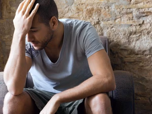 Khi bạn đang stress. Khi stress tinh thần không được tốt nên tốt nhất là không nên quan hệ tình dục. Sinh hoạt trong lúc tinh thần căng thẳng dễ gây ra các bệnh tim mạch và mạch máu não, ảnh hưởng xấu tới sức khỏe bản thân.