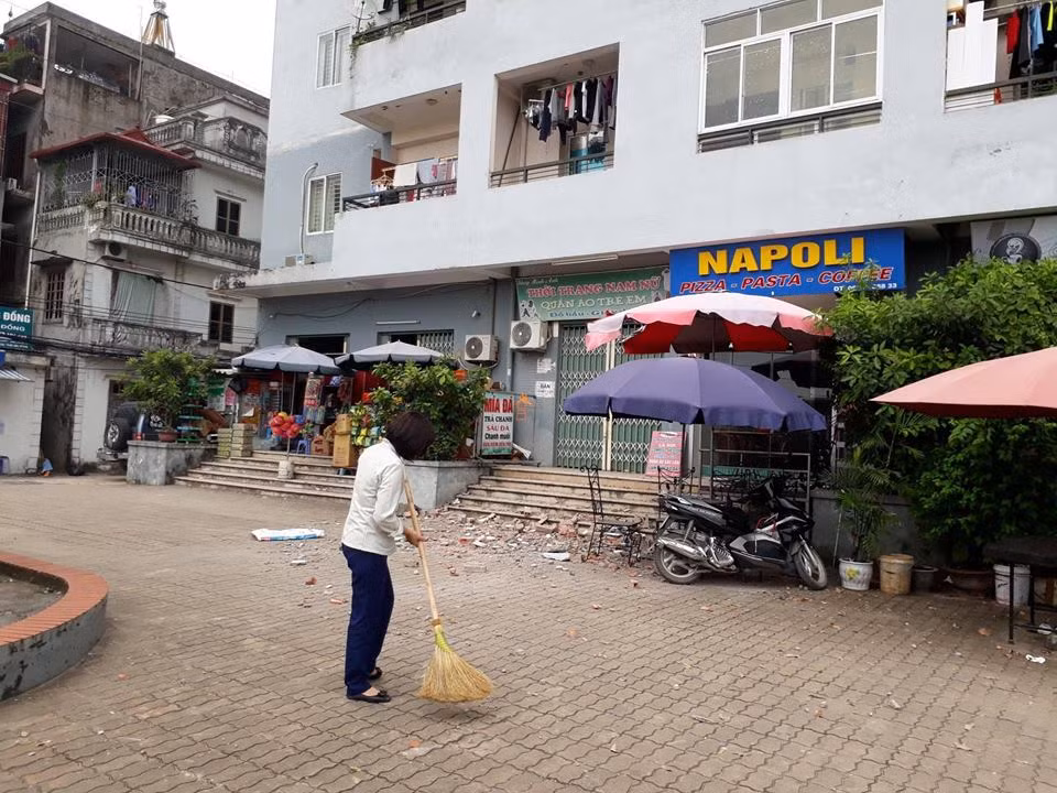 Hoang hon mang tuong lon tu tang 7 chung cu bat ngo roi-Hinh-4