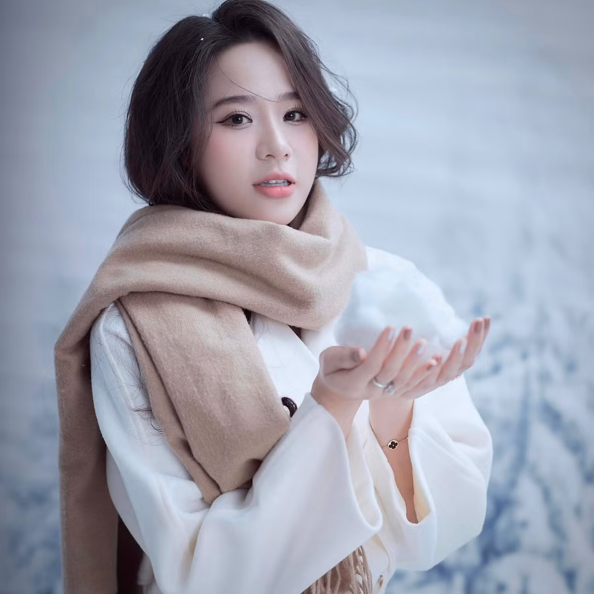 Bảo Châu sở hữu nhan sắc xinh đẹp, dịu dàng cùng thân hình chuẩn như người mẫu.