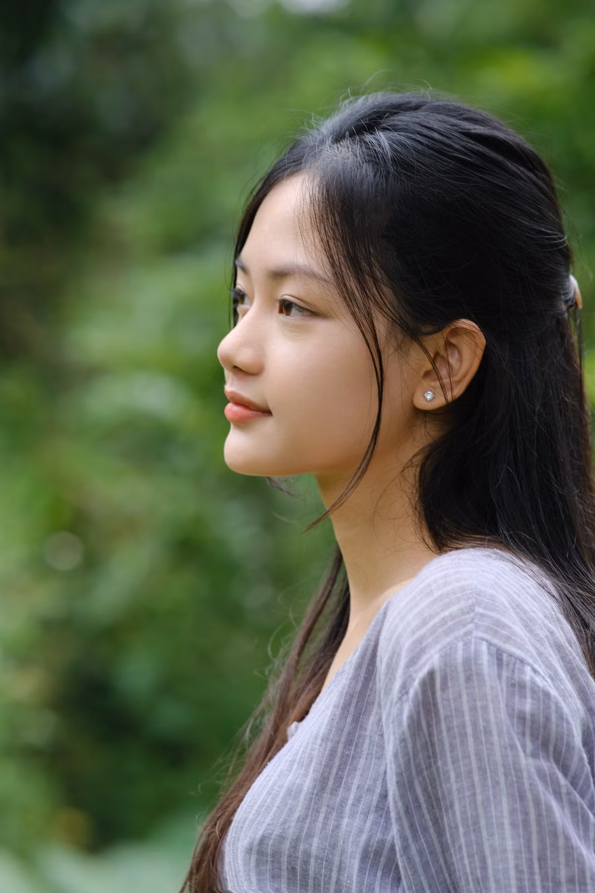 Nguyễn Lâm Anh và team đã xây dựng kênh YouTube mang tên Thôn Nữ official giới thiệu đến người xem những món ăn đặc trưng của miền quê.