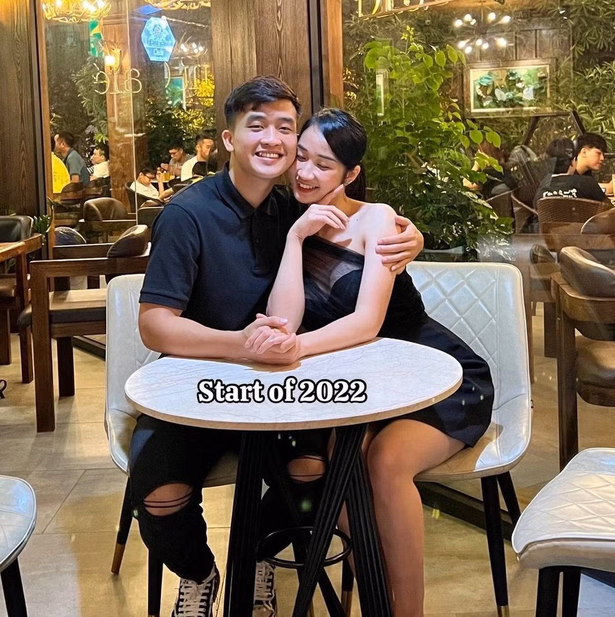  Mối tình chị em của cặp đôi này được nhiều người yêu thích, đặc biệt là Phương Thảo hơn Danh Trung 6 tuổi nhưng khi đứng cạnh nhau, cả hai được khen đẹp đôi và nhận nhiều lời chúc sớm đi đến cái kết viên mãn.