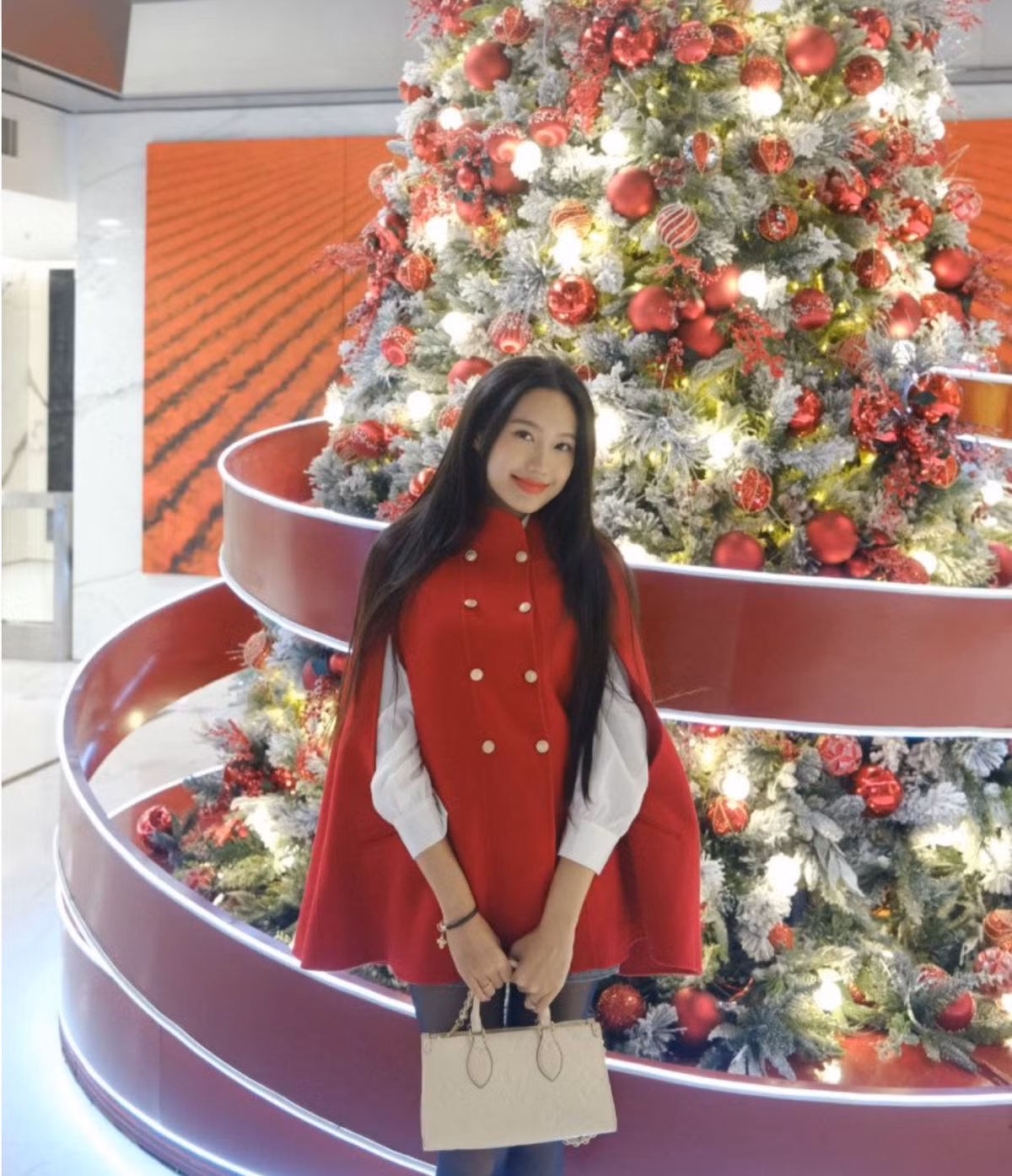 Doãn Hải My của ngày trước và bây giờ rõ ràng có chút khác biệt trong phong cách ăn mặc.
