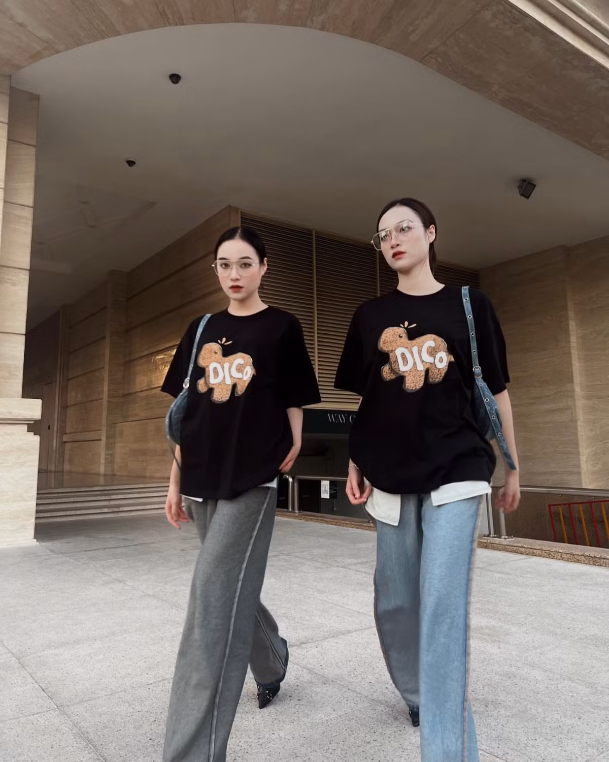 Theo chia sẻ của Ánh Vy, cô theo phong cách bánh bèo còn Nhật Vy sẽ cá tính, mạnh mẽ hơn nhiều. Nhưng tính cách của hai chị em vừa trái ngược nhau, vừa khác hoàn toàn với bề ngoài. Ảnh: FBNV