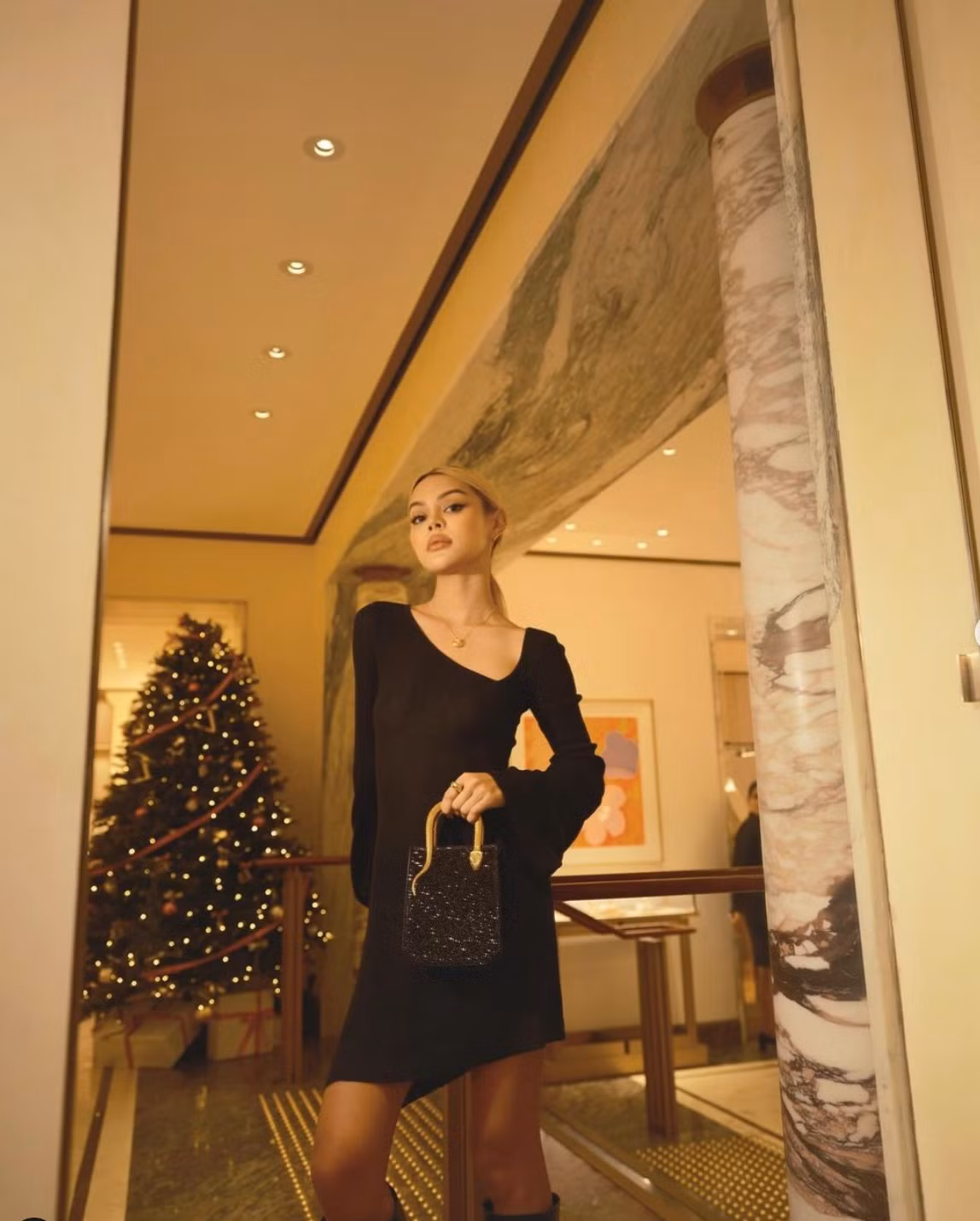 Lily Maymac hiện là đối tác quen thuộc của các nhãn hàng thời trang cao cấp như Louis Vuitton, Dior, Fendi, Miu Miu.