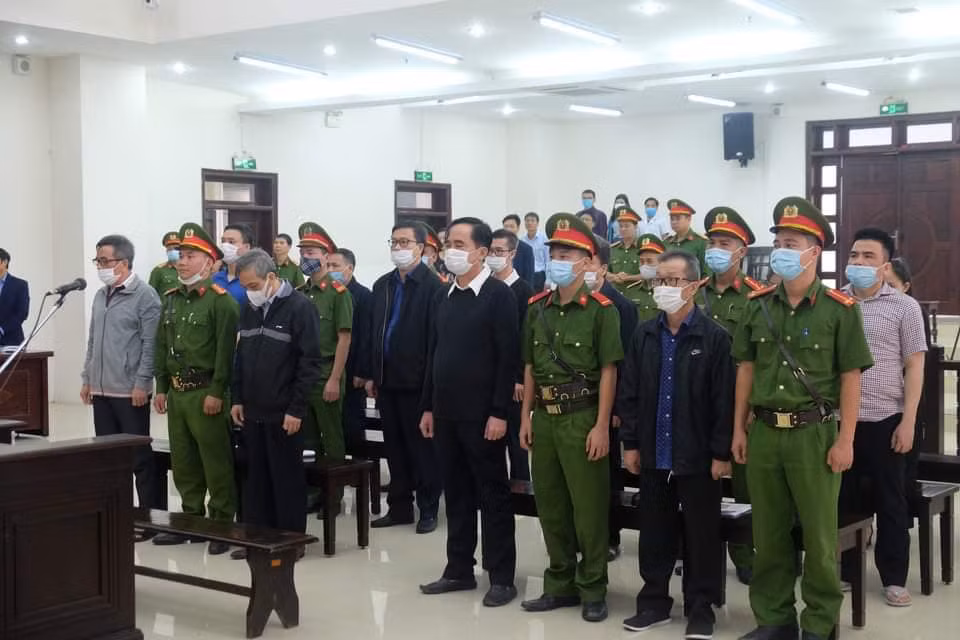 Ngoai bau Duc con dai gia nao “dinh liu” dai an BIDV?