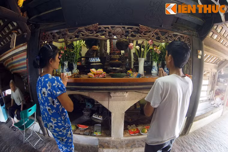 Nhân dân quanh vùng vẫn thường xuyên đến cầu thắp hương cầu khấn những điều tốt lành, đặc biệt là vào các ngày lễ, Rằm.