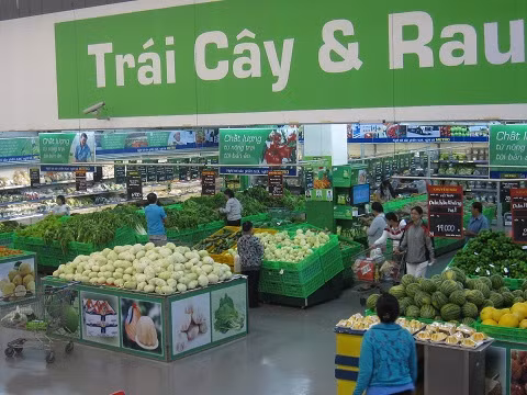 Khái niệm rau an toàn với nhiều người chỉ được bán ở trong siêu thị.