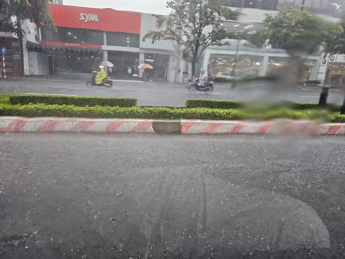 Moi mua dong dau he, dan Da Nang da “thot tim” so ngap