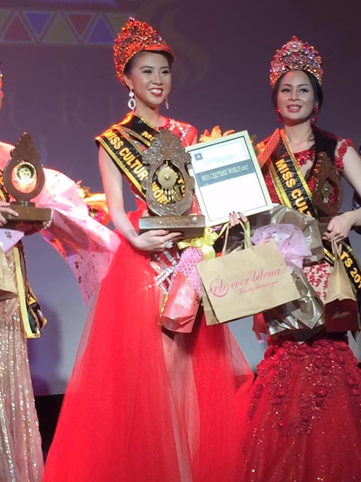 Ngọc Trâm sinh ra trong gia đình không có gốc nghệ thuật nhưng cô gái sinh năm 1995 đã sớm nuôi dưỡng ước mơ lớn với nghệ thuật.