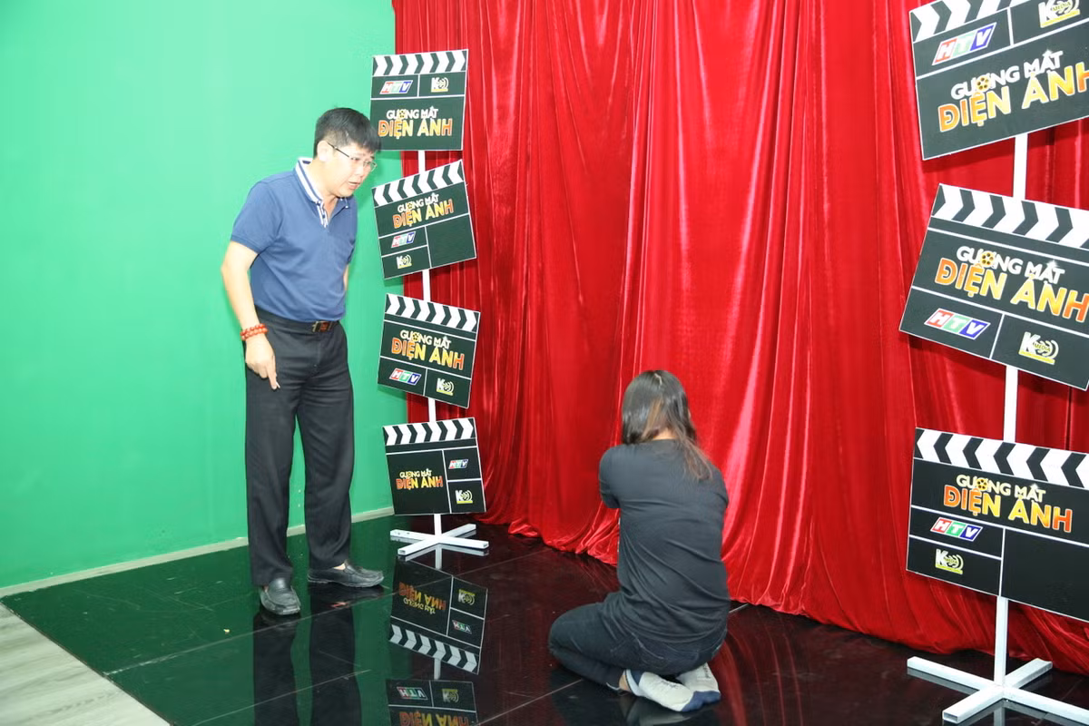 Dao dien Phuoc Sang tai xuat tuyen chon Guong mat dien anh-Hinh-2
