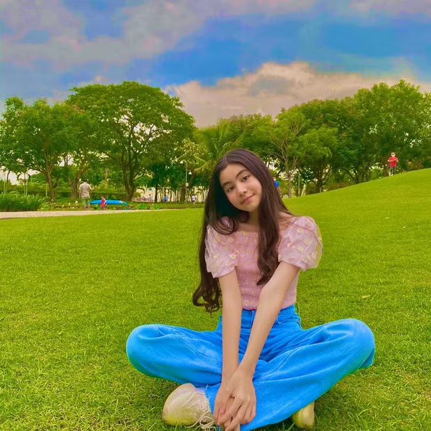 12 tuoi, co ut nha MC Quyen Linh ra dang hot girl thuc thu