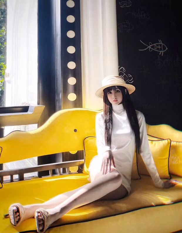 Bạn gái nam rapper đình đám không hề phủ nhận khi bị soi "sống ảo", đồng thời cô còn gây thiện cảm hơn vì hành động rối rít gửi lời xin lỗi fan.