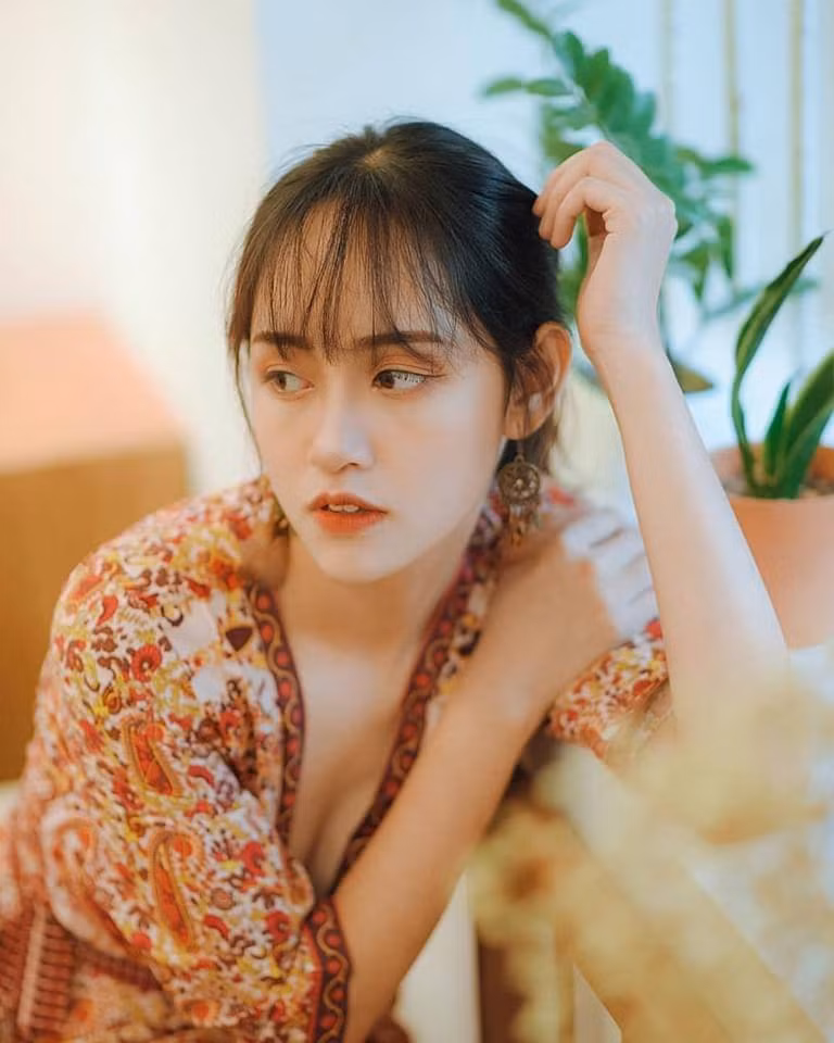 Thời gian rảnh, Bảo Vân thường dành thời gian cho gia đình, đi chơi cùng bạn bè.
