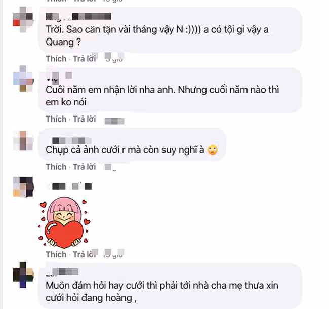 Nhiều cư dân mạng tỏ ra thắc mắc tại sao Ngân 98 không đồng ý mà cần suy nghĩ "Sao cần suy nghĩ vài tháng vậy Ngân. Anh Quang có tội gì?", "Nhẫn đẹp quá", "Suy nghĩ gì nữa, làm vợ anh Quang cho rồi, sinh cho anh đứa con. Em cảm nhận được là bé Ngân yêu và chăm sóc anh Quang rất chu đáo", ...