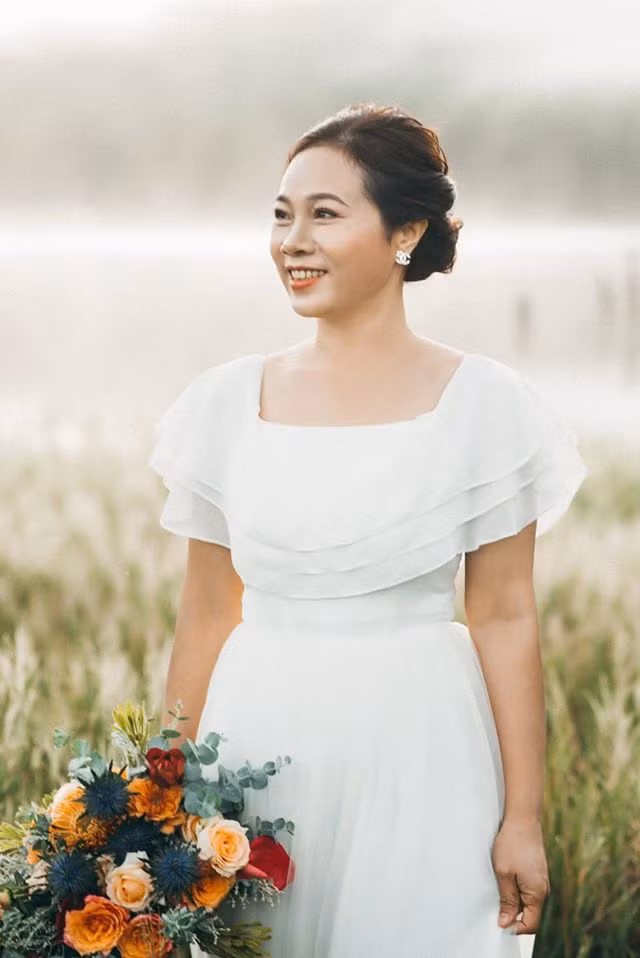 Hiện tại, các con của anh chị cũng đã lớn. Cặp vợ chồng lại như được quay về những năm tháng tuổi trẻ của ngày xưa. Mời quý độc giả đón xem thêm video Chuyện tình của cặp đôi "vợ hơn chồng 35 tuổi" - Nguồn: VTC NOW