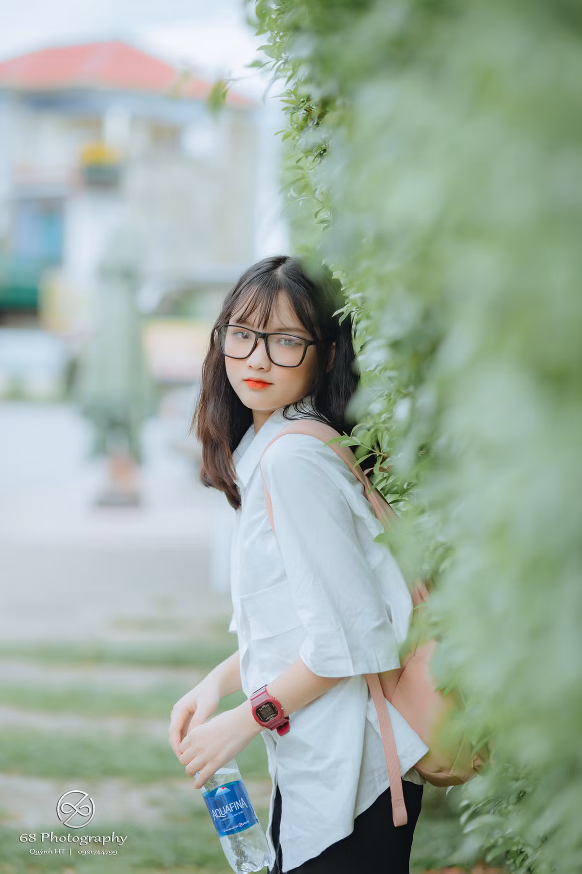 Nữ sinh 2k3 là thành viên đội tình nguyện tiếp sức mùa thi tại điểm thi Trường THPT Anh Sơn 2.