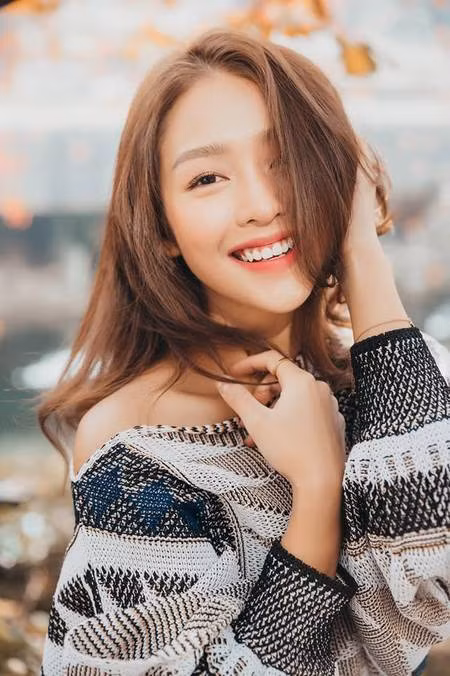 Hot girl sinh năm 1997 này đã sở hữu nhiều tài sản giá trị như căn hộ 50m2 ở quận 2, TP HCM. Ngoài ra, nữ diễn viên còn có trong tay nhiều hàng hiệu đắt tiền, gu thời trang sành điệu, phong cách.