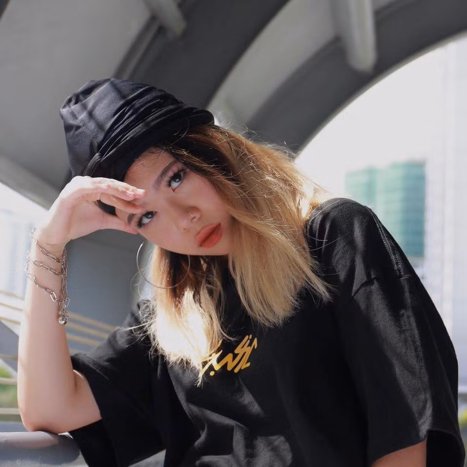Đi theo đam mê trở thành một rapper, Tlinh hiện đã có một số thành tích nhất định.