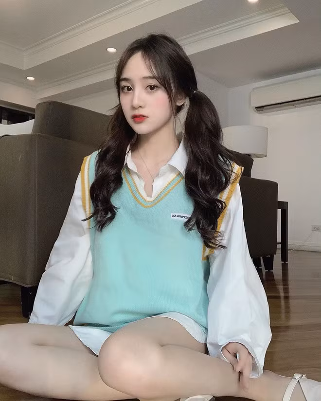 Jani còn rất đa tài với nhiều tài lẻ như làm MC, người mẫu, thợ trang điểm, diễn viên,...