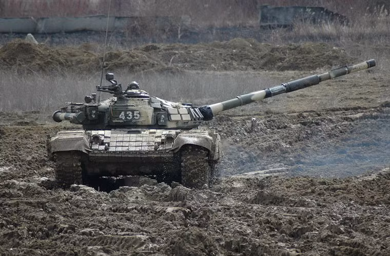 Khả năng cơ động của T-72B cũng được nâng cấp đáng kể với động cơ diesel V-84-1 công suất 840 mã lực.