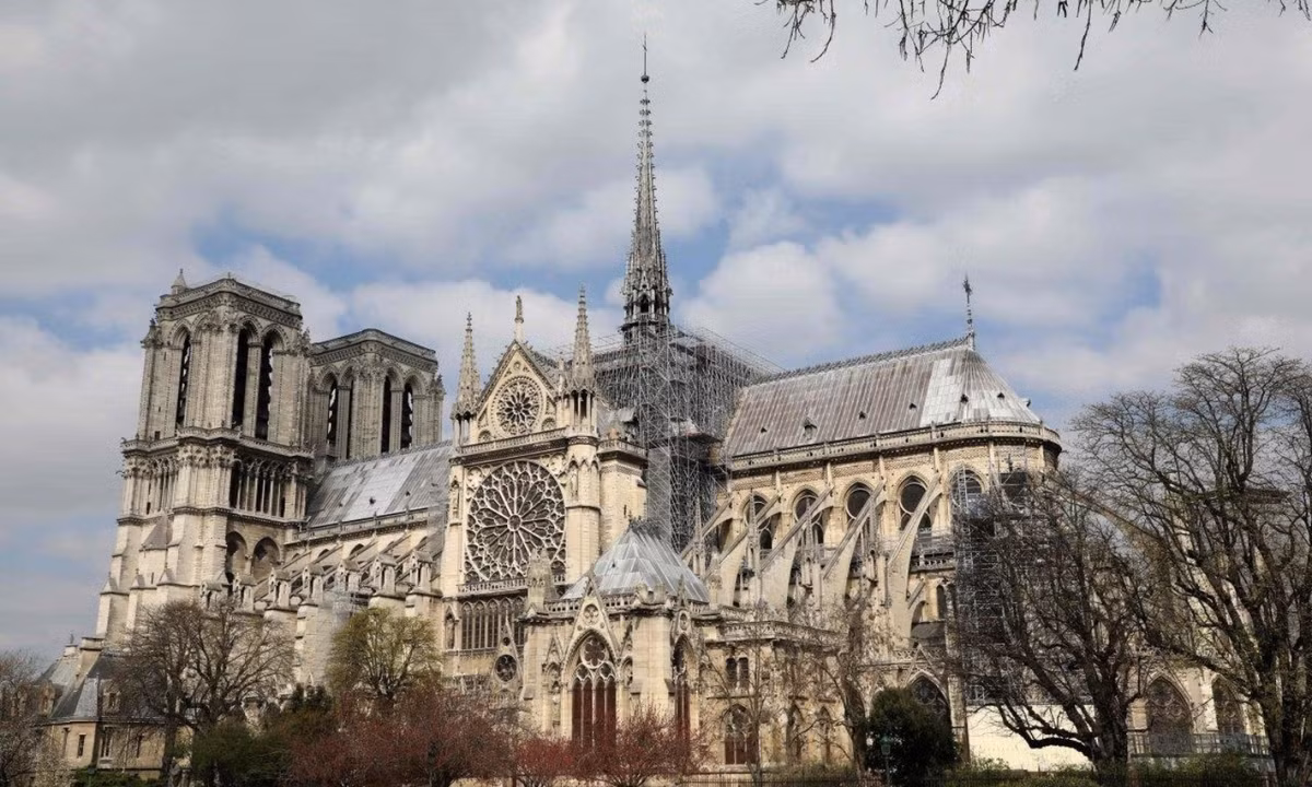 Paris chứa đầy những câu chuyện ma mị mà đỉnh điểm là những lời đồn thổi về Nhà thờ Đức Bà. (Nguồn: Zing News)
