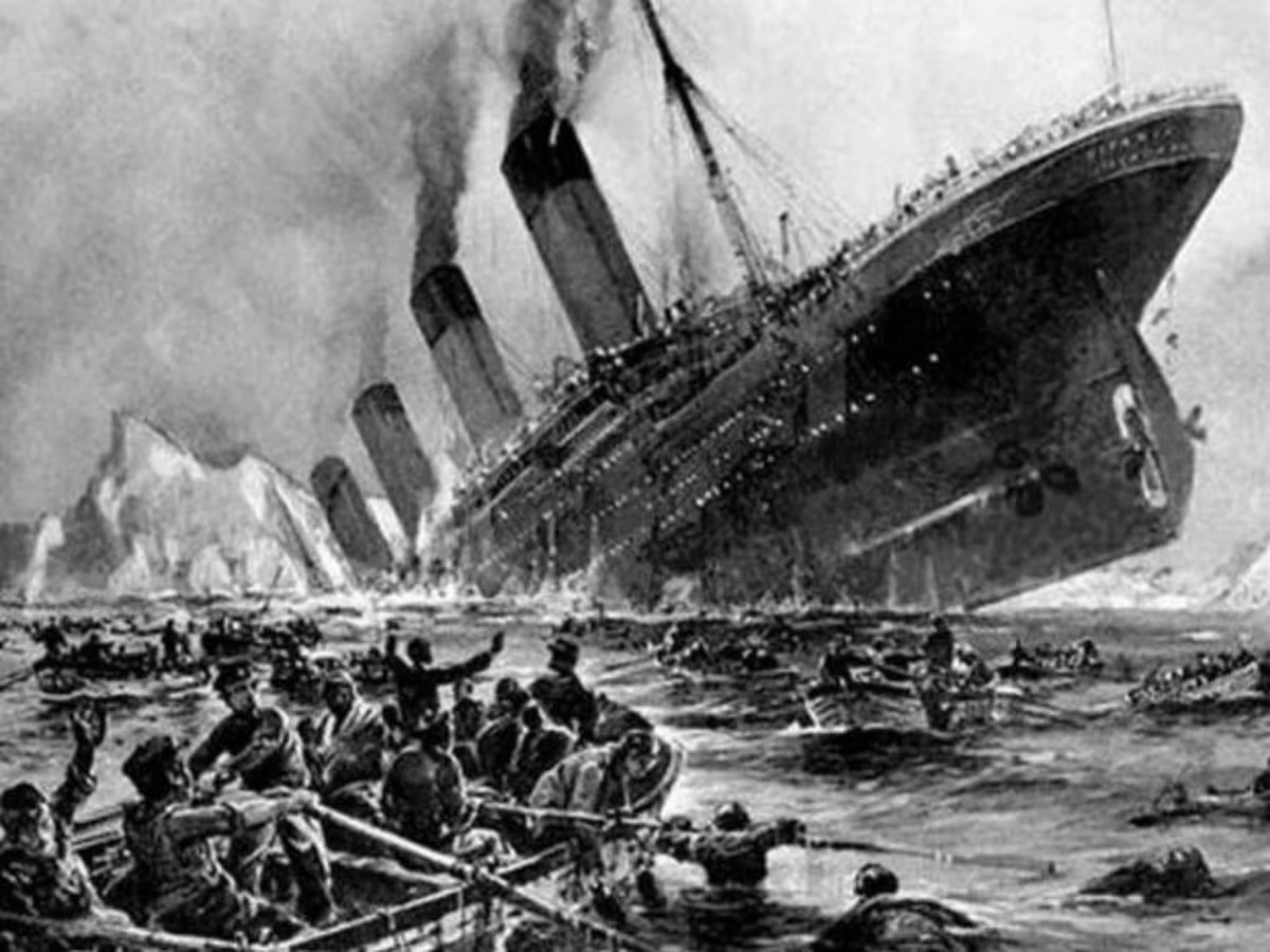 9. Bộ phim năm 1997 có chi phí sản xuất cao hơn cả chi phí đóng tàu Titanic thật: tàu Titanic giá khoảng 7,5 triệu đô la vào năm 1912, tức khoảng 220 triệu đô la ngày nay. Trong khi đó, kinh phí của bom tấn năm 1997 là 200 triệu đô la, tương đương khoảng 360 triệu đô la ngày nay.