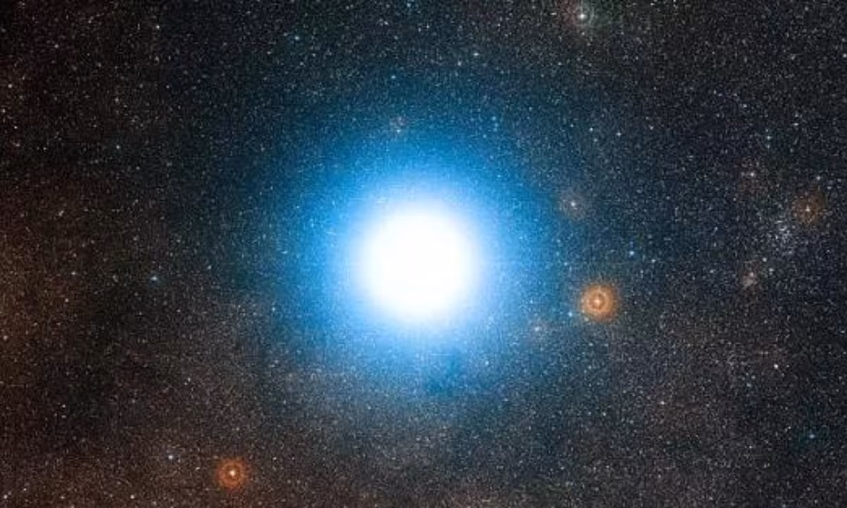 3. Sao Rigil Kentaurus: là ngôi sao sáng nhất trong chòm sao, sáng thứ ba trên bầu trời đêm. Nguồn: Space.com. 