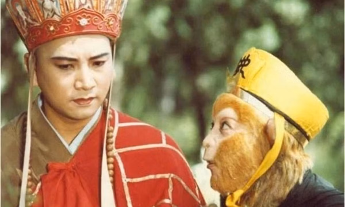 Vậy làm sao để sư phụ có thể khống chế được đại đồ đệ không sợ trời không sợ đất này? Ảnh: Việt Giải Trí. 