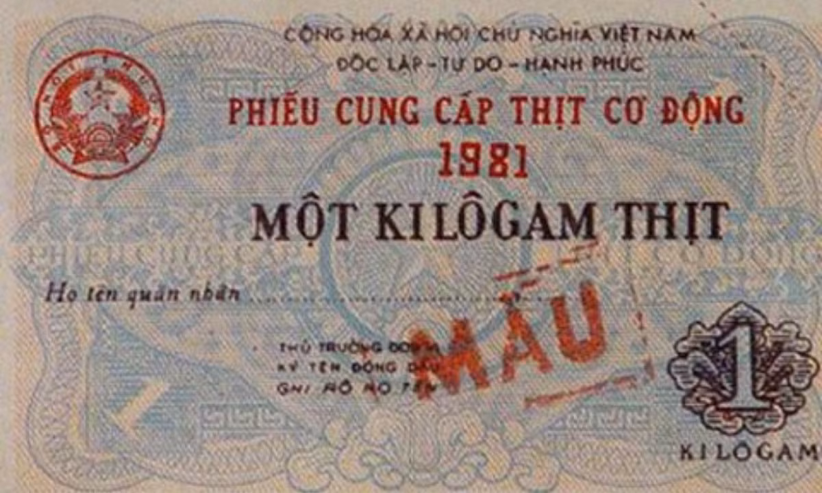 Đây là ảnh phiếu mua thịt cơ động. Số lượng mua nhiều nhất là 1kg. Trong thời kỳ bao cấp, thịt chỉ là thứ yếu, gạo và rau mới là 2 thứ quan trọng nhất. (Nguồn: honglam.vn)