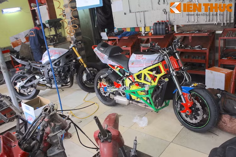 Vòng chung kết Motul Stunt Fest 2016 sẽ diễn ra 2 ngày từ ngày 06 đến ngày 07/03/2016 tại Hà Nội với sự góp mặt của 3 stunter nổi tiếng trên thế giới là Aaron Twite, Hiroyuki Ogawa và Stunter13 - người lần đầu tới Việt Nam - với tư cách là khách mời cũng như ban giám khảo.