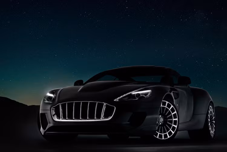 Dựa trên nền tảng của DB9 nên Kahn Vengeance vẫn sử dụng động cơ V12 6.0l nạp khí tự nhiên, hệ dẫn động cầu sau và hộp số tự động 6 cấp ZF. Tuy nhiên hãng không nói rõ rằng có "độ" lại động cơ này hay không.